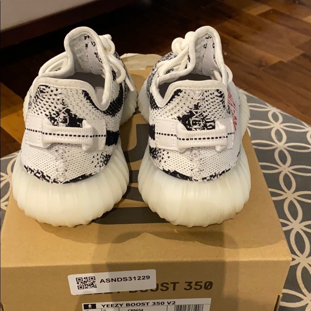 Yeezy boost v2 zebra